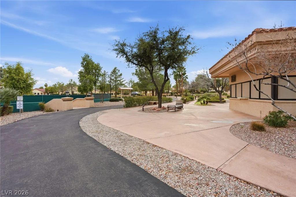 10001 Cresent Creek, Las Vegas, NV 89134