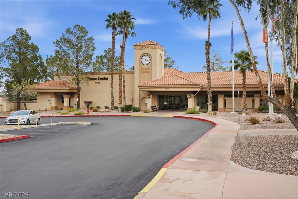 10001 Cresent Creek, Las Vegas, NV 89134