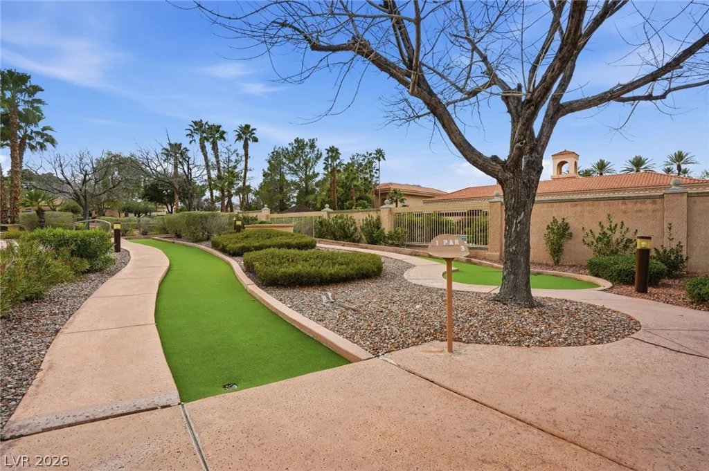 10001 Cresent Creek, Las Vegas, NV 89134