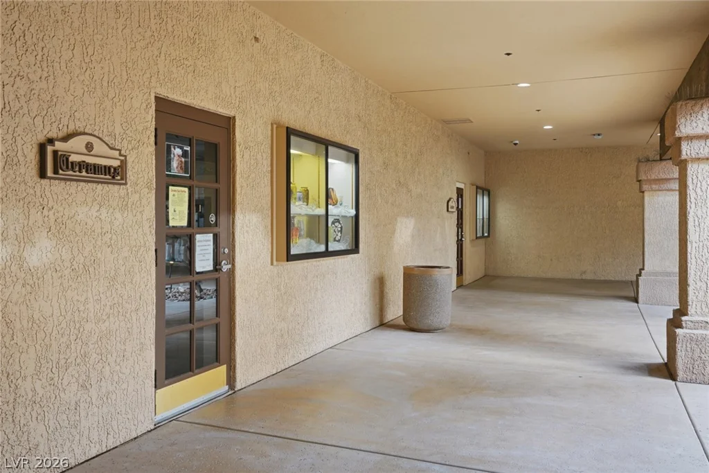 10001 Cresent Creek, Las Vegas, NV 89134