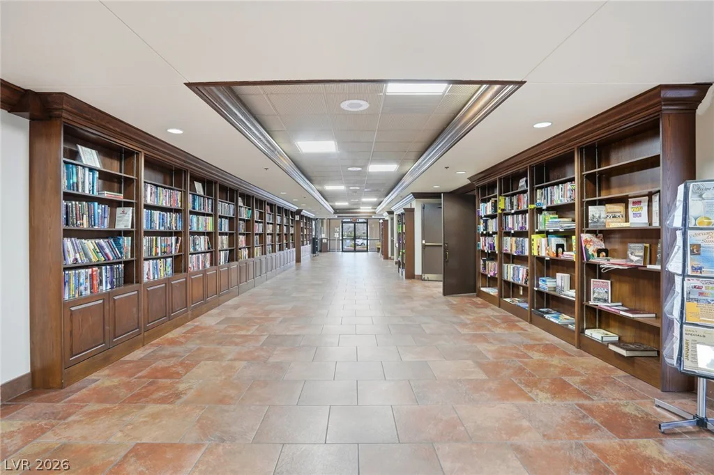 10001 Cresent Creek, Las Vegas, NV 89134