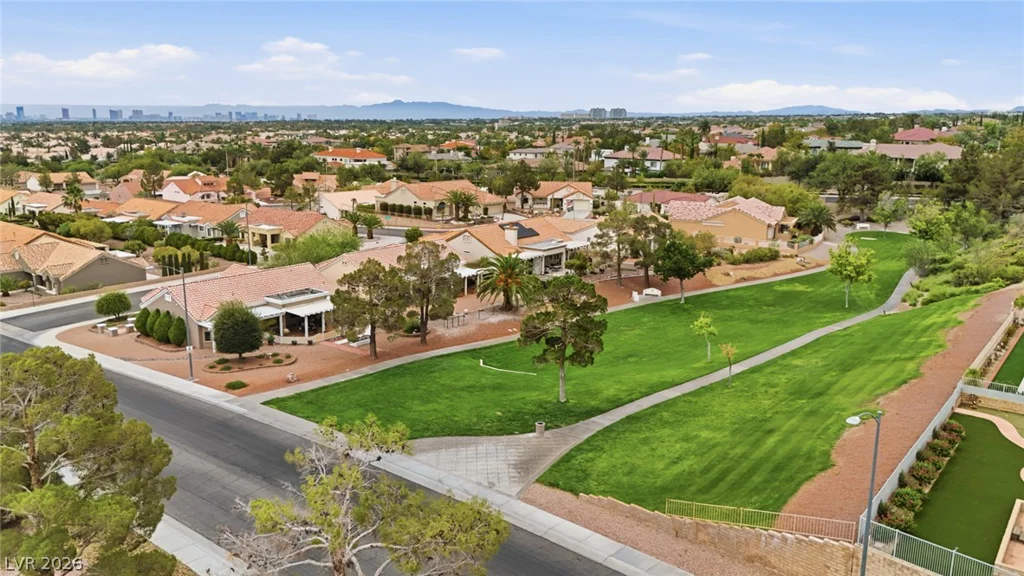 10001 Cresent Creek, Las Vegas, NV 89134