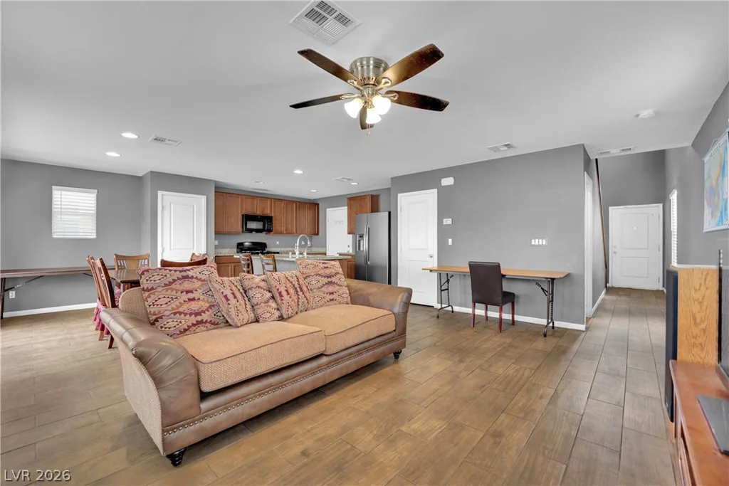 3674 Via Sonja, Las Vegas, NV 89115