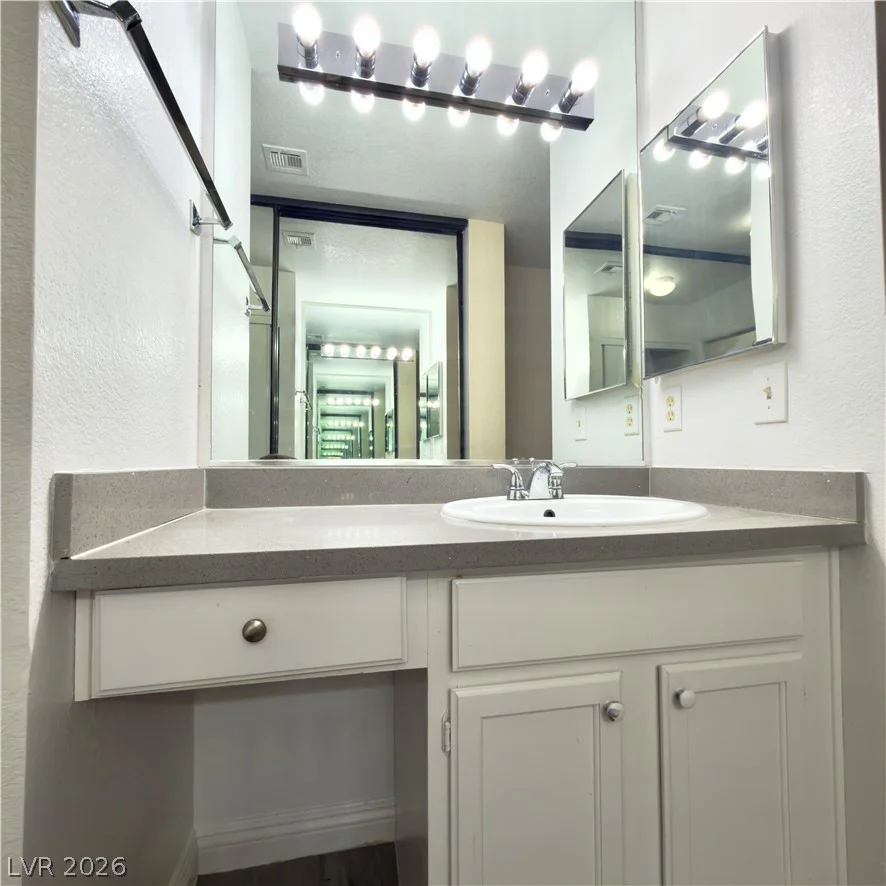 6250 Flamingo, Las Vegas, NV 89103