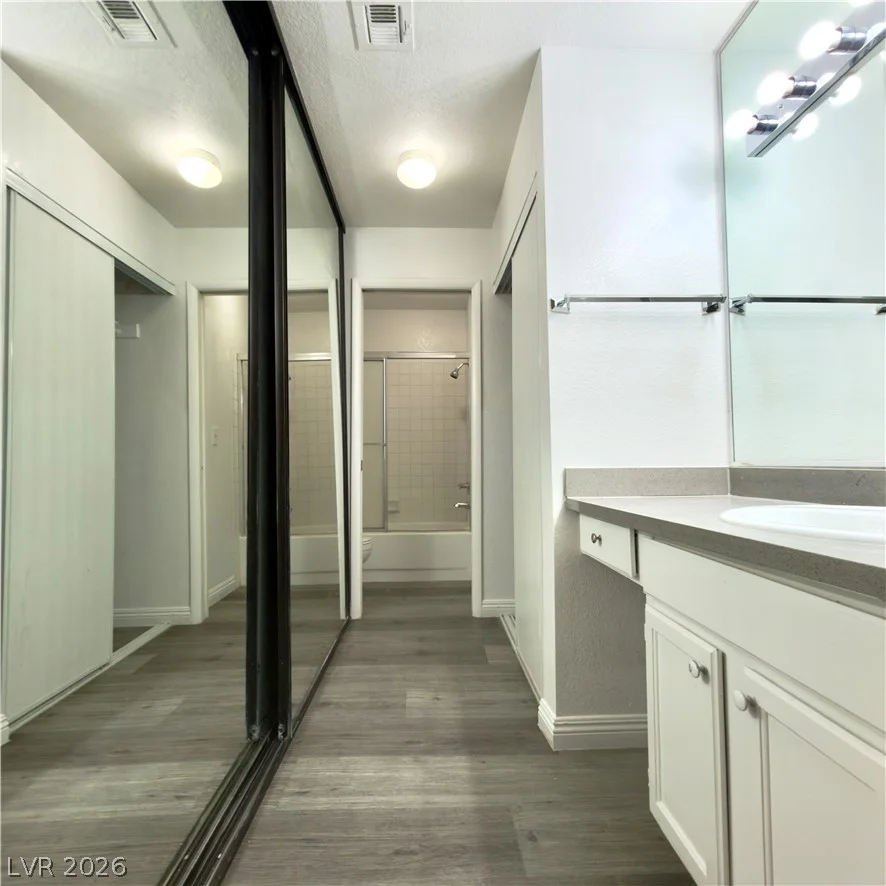 6250 Flamingo, Las Vegas, NV 89103