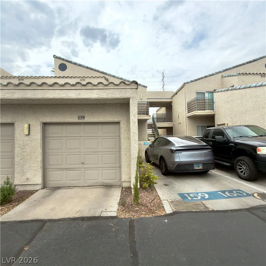 6250 Flamingo, Las Vegas, NV 89103
