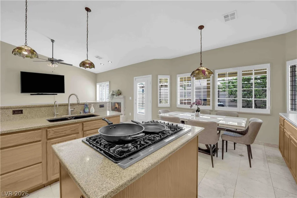 6003 Lone Creek, Las Vegas, NV 89103
