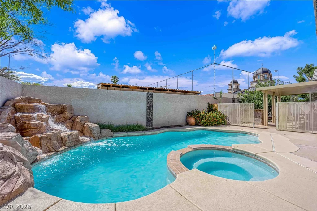 6003 Lone Creek, Las Vegas, NV 89103