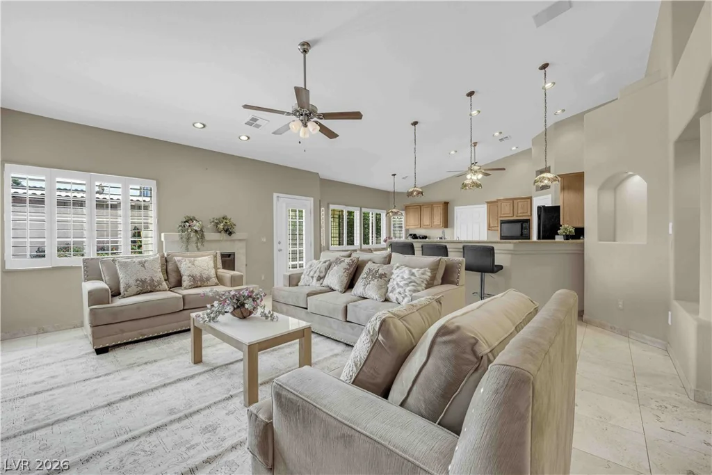 6003 Lone Creek, Las Vegas, NV 89103