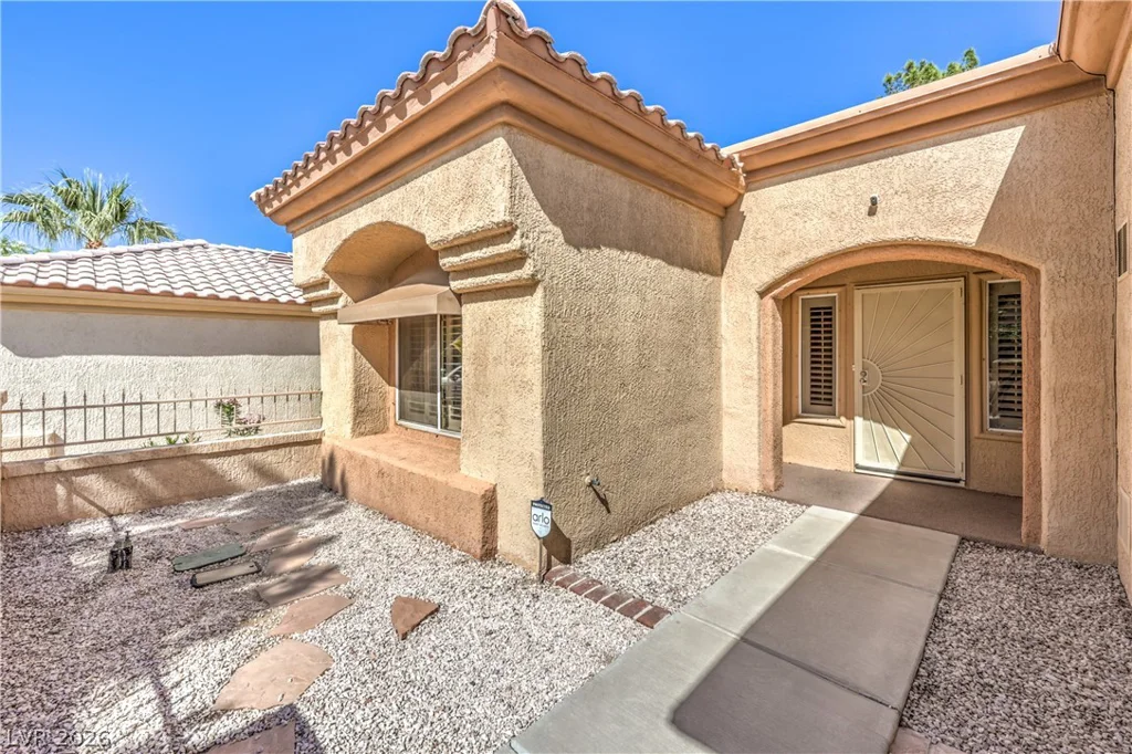 2330 Spring Water, Las Vegas, NV 89134