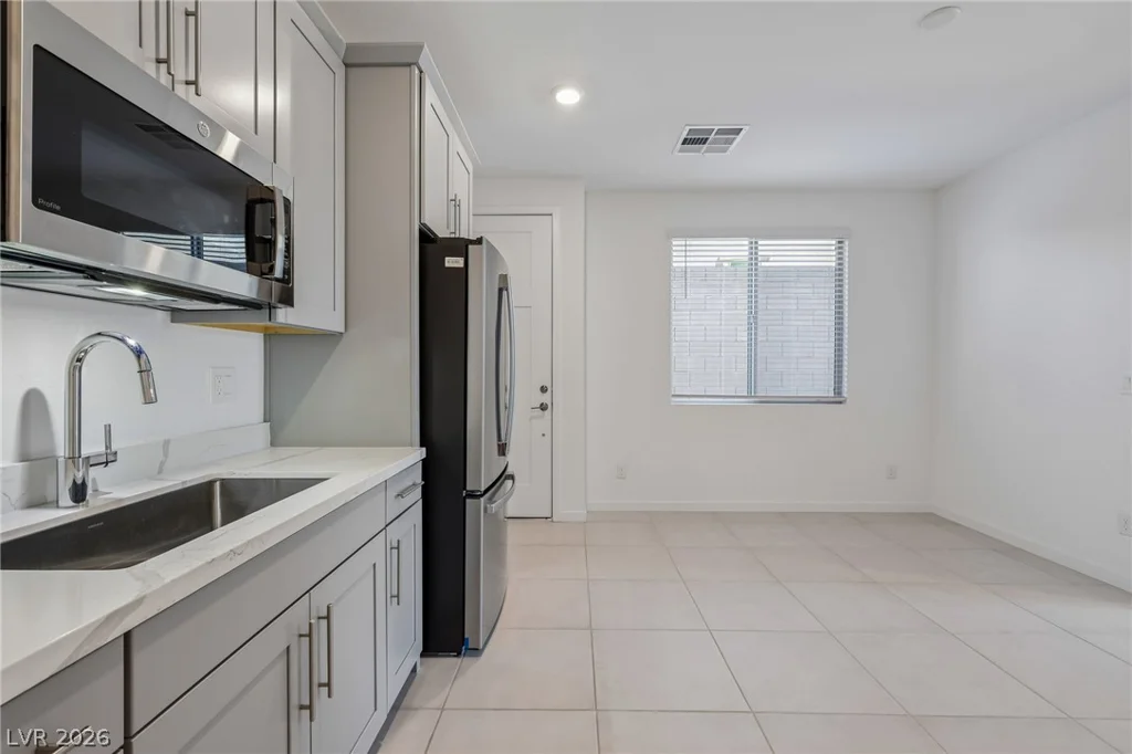 762 Spirit Lake, Las Vegas, NV 89138