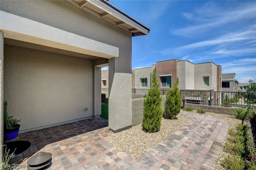 600 Carriage Hill, Las Vegas, NV 89138