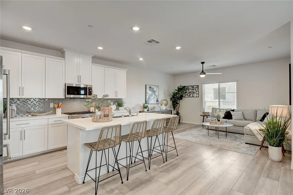 600 Carriage Hill, Las Vegas, NV 89138