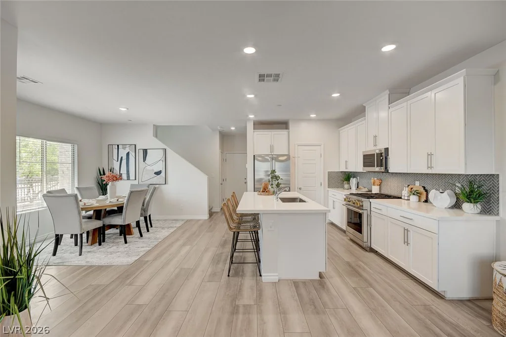 600 Carriage Hill, Las Vegas, NV 89138