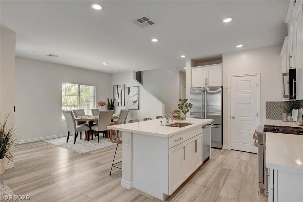 600 Carriage Hill, Las Vegas, NV 89138