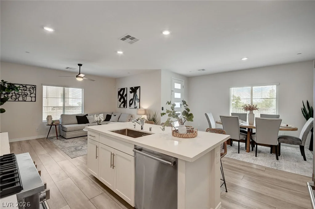 600 Carriage Hill, Las Vegas, NV 89138