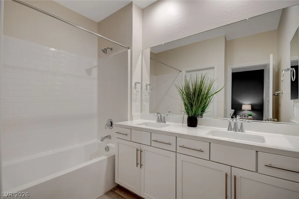 600 Carriage Hill, Las Vegas, NV 89138