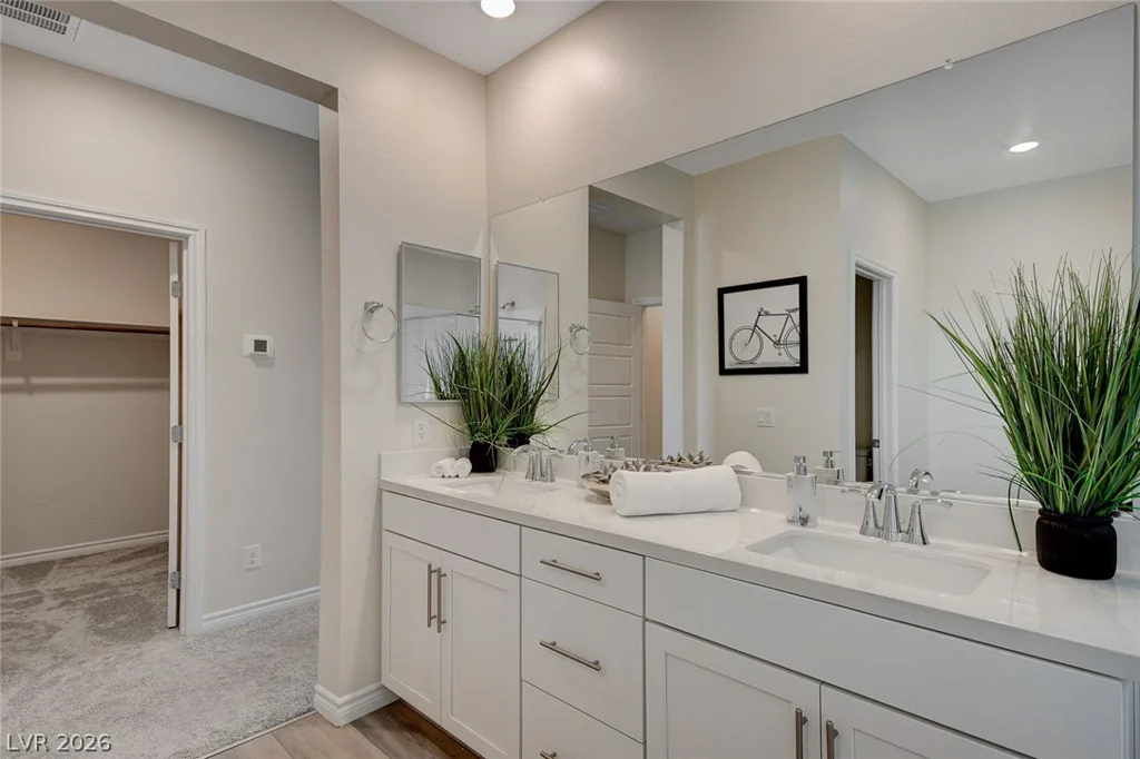 600 Carriage Hill, Las Vegas, NV 89138