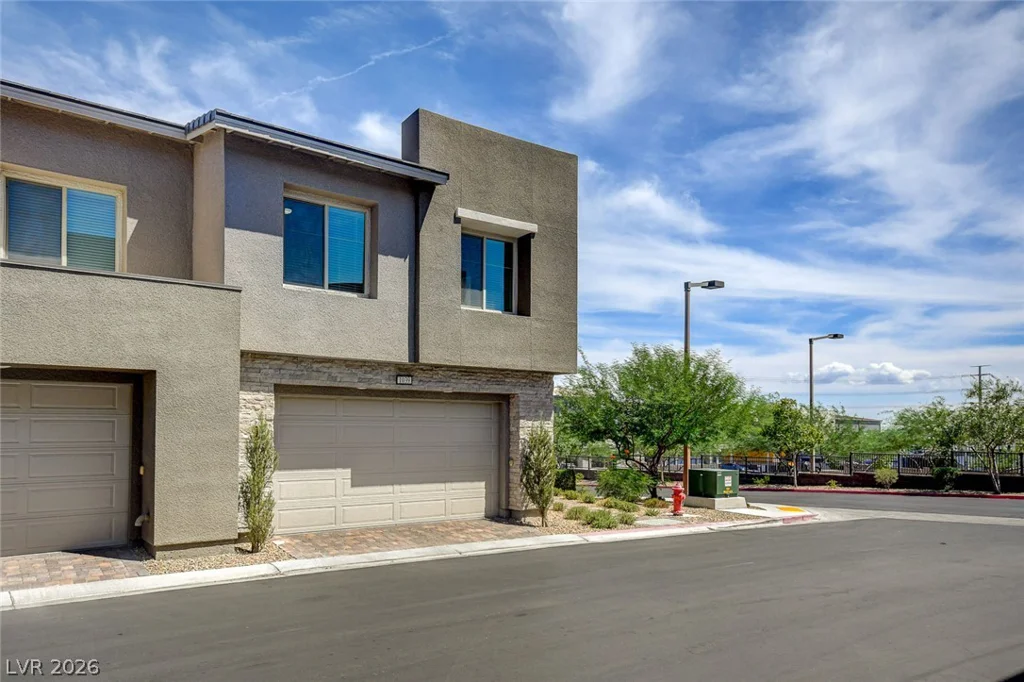 600 Carriage Hill, Las Vegas, NV 89138