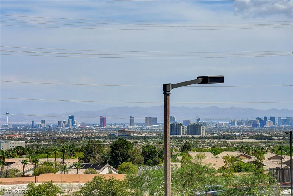 600 Carriage Hill, Las Vegas, NV 89138