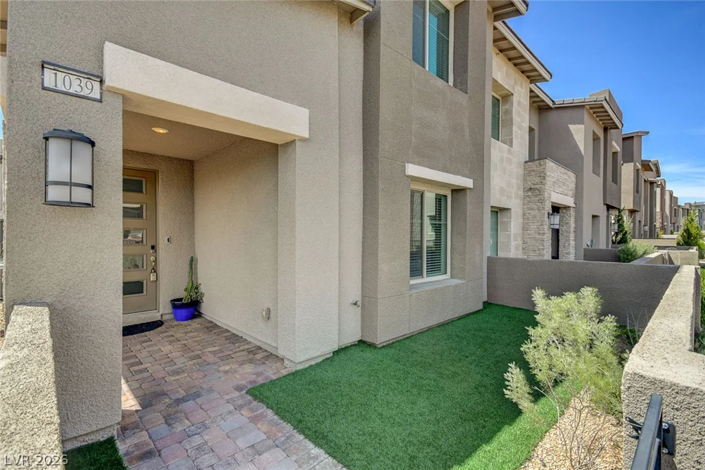 600 Carriage Hill, Las Vegas, NV 89138