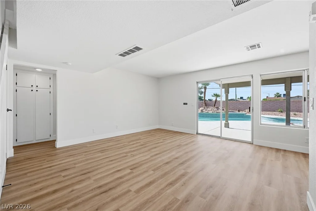 7275 Bridgeview, Las Vegas, NV 89147