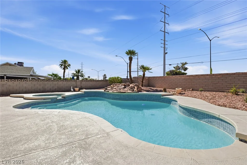 7275 Bridgeview, Las Vegas, NV 89147