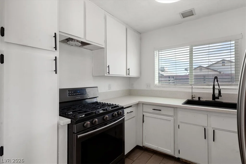 7311 Girard, Las Vegas, NV 89147