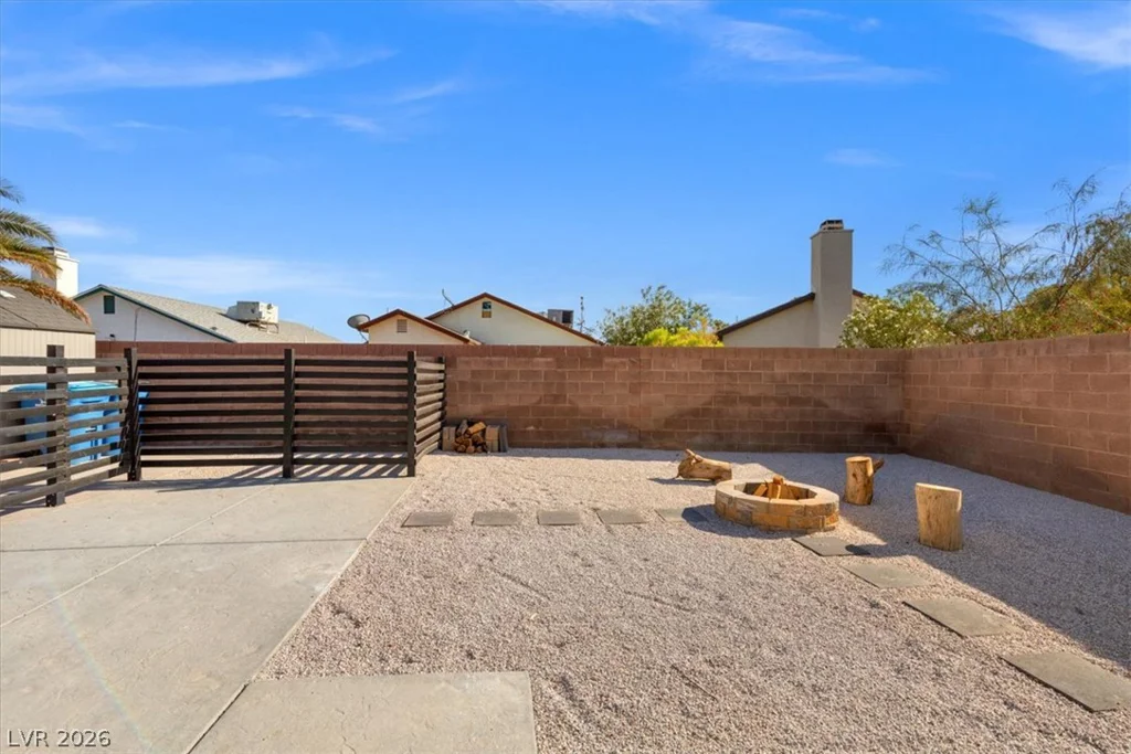 7311 Girard, Las Vegas, NV 89147
