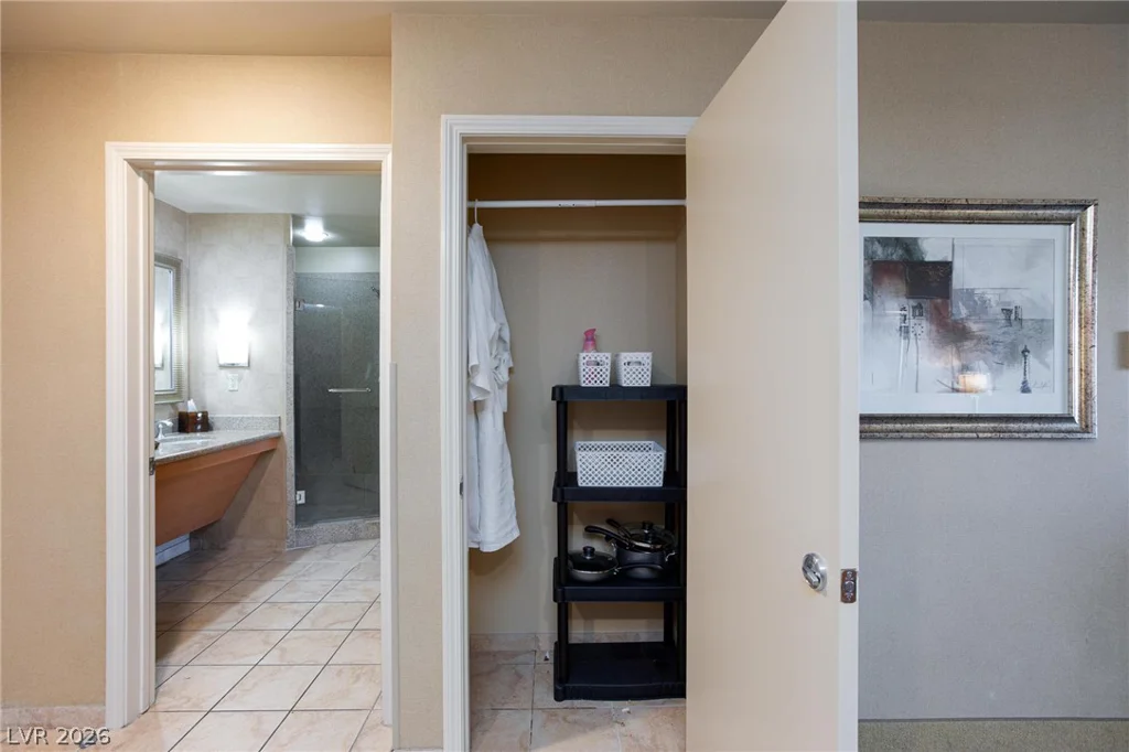 211 Flamingo, Las Vegas, NV 89169