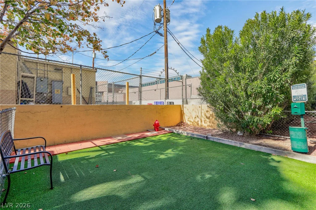 211 Flamingo, Las Vegas, NV 89169