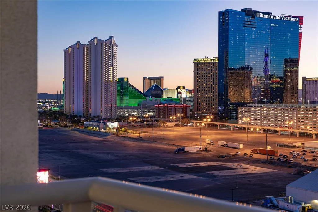 211 Flamingo, Las Vegas, NV 89169