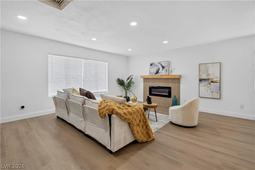 4289 Vegas Valley, Las Vegas, NV 89121