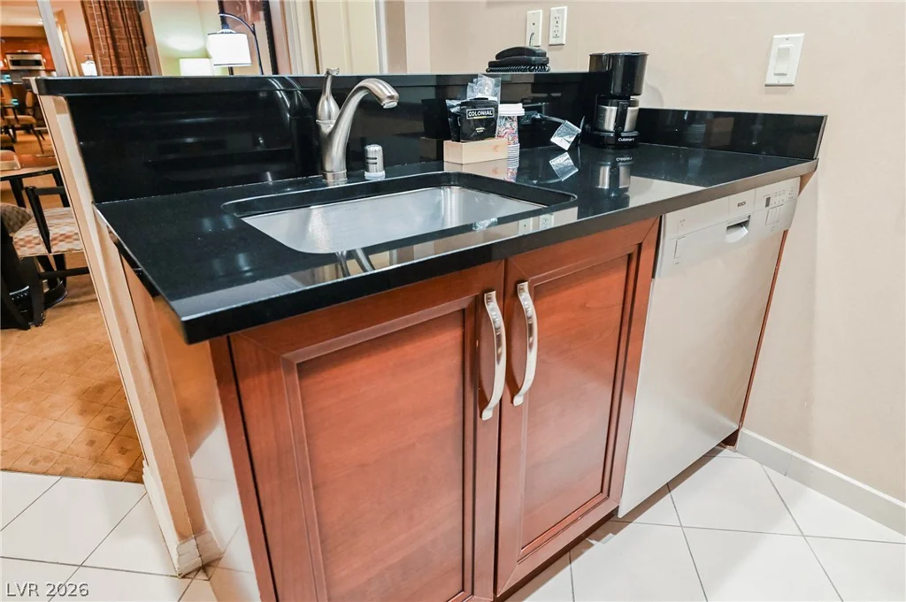 145 HARMON, Las Vegas, NV 89109