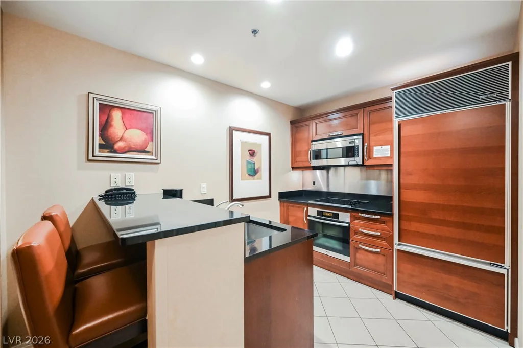 145 HARMON, Las Vegas, NV 89109