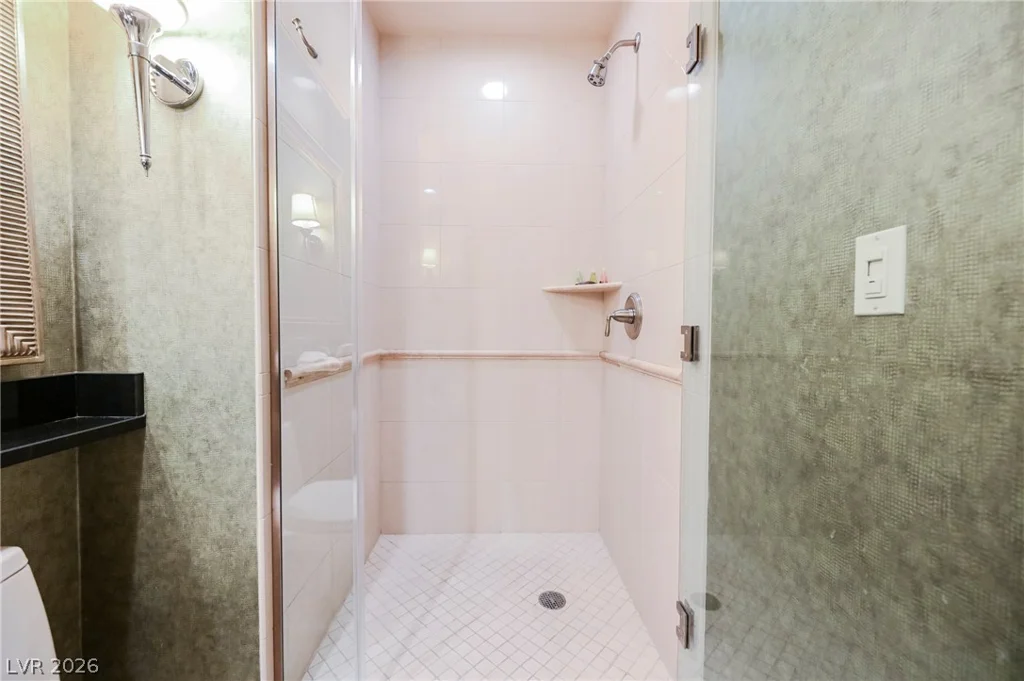145 HARMON, Las Vegas, NV 89109