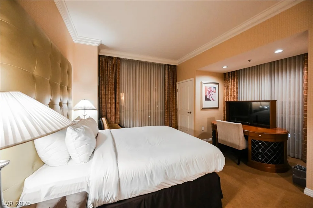 145 HARMON, Las Vegas, NV 89109