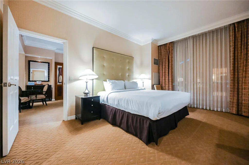 145 HARMON, Las Vegas, NV 89109