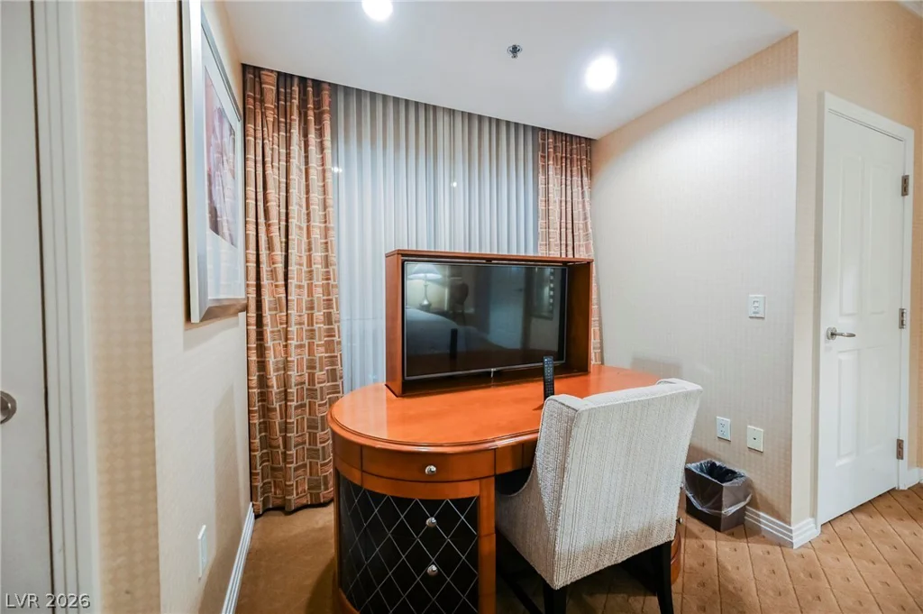 145 HARMON, Las Vegas, NV 89109