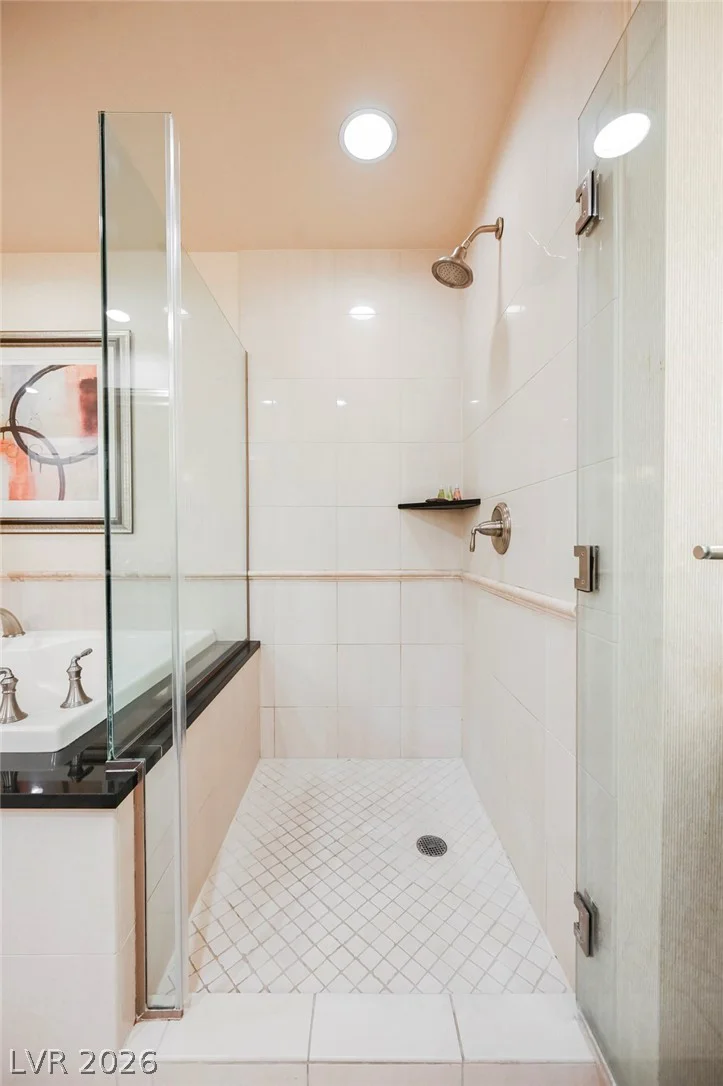 145 HARMON, Las Vegas, NV 89109