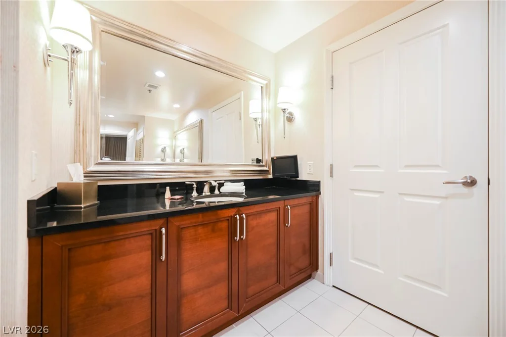 145 HARMON, Las Vegas, NV 89109