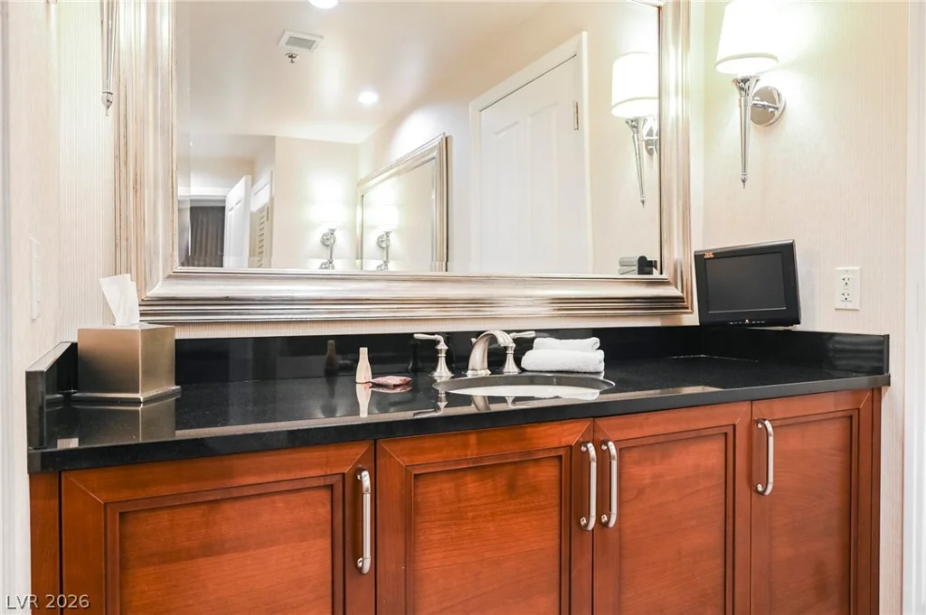 145 HARMON, Las Vegas, NV 89109