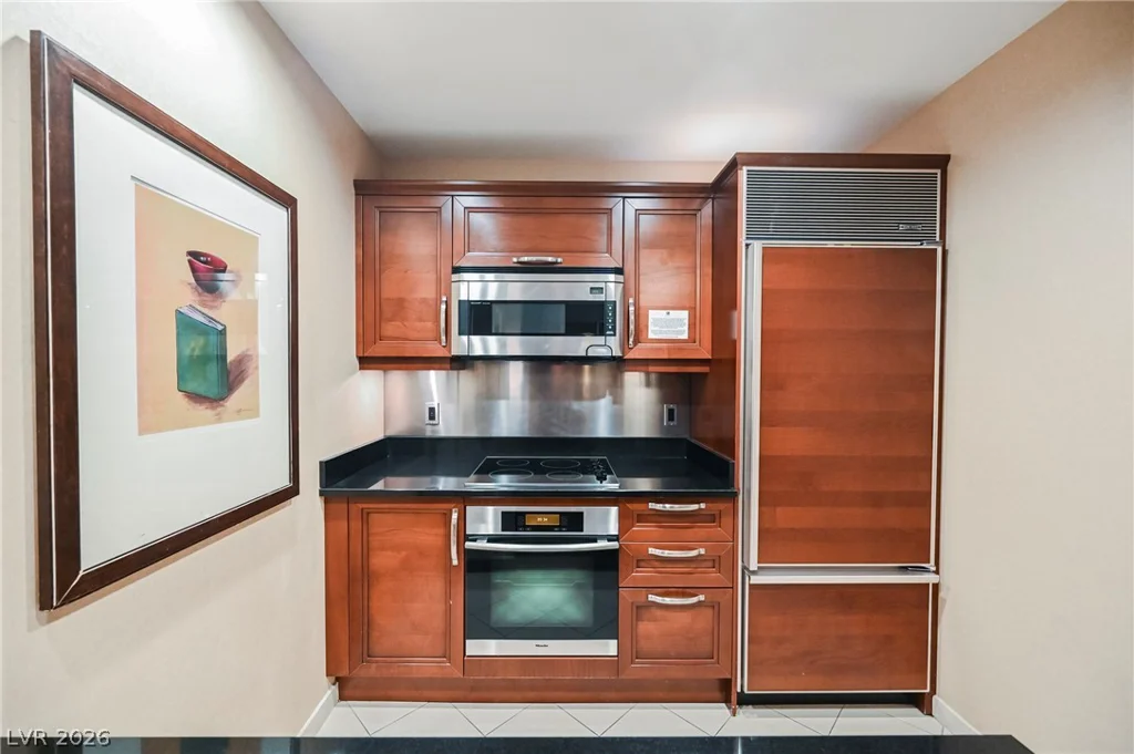 145 HARMON, Las Vegas, NV 89109