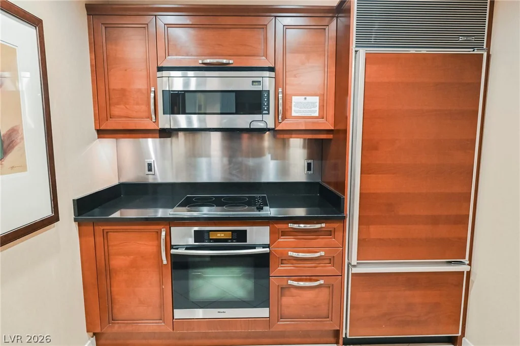 145 HARMON, Las Vegas, NV 89109