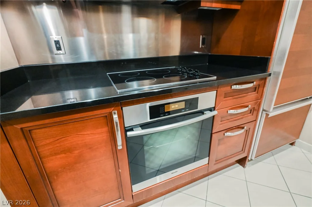 145 HARMON, Las Vegas, NV 89109