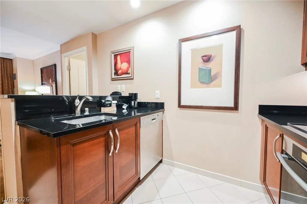 145 HARMON, Las Vegas, NV 89109