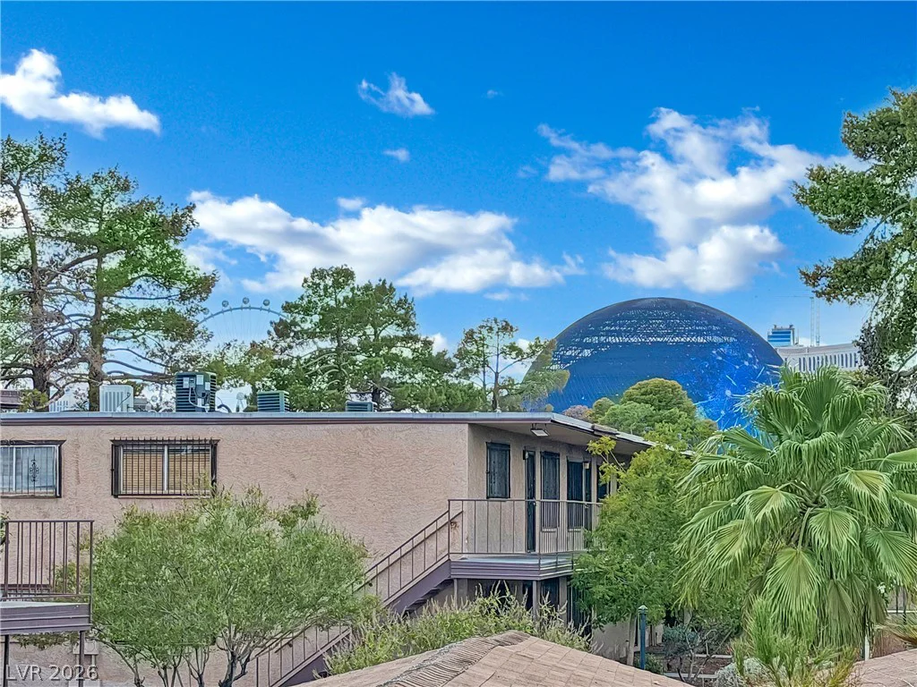 625 Royal Crest, Las Vegas, NV 89169