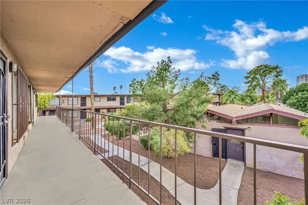625 Royal Crest, Las Vegas, NV 89169