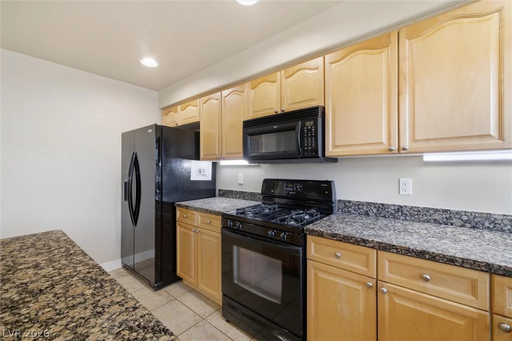 28 Glaring, Henderson, NV 89002