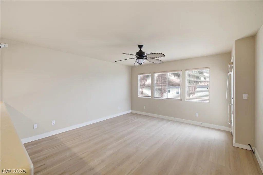 28 Glaring, Henderson, NV 89002